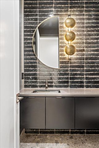 2119 N Seminary Avenue, Chicago, IL 60614