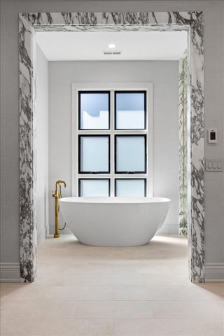 2119 N Seminary Avenue, Chicago, IL 60614