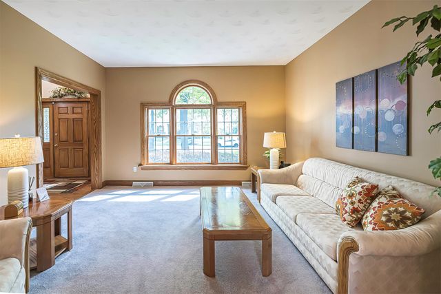 5908 BEACON HILL Lane, Erie, PA 16509