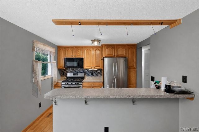 6593 Parkwood Drive, Lockport Town, NY 14094