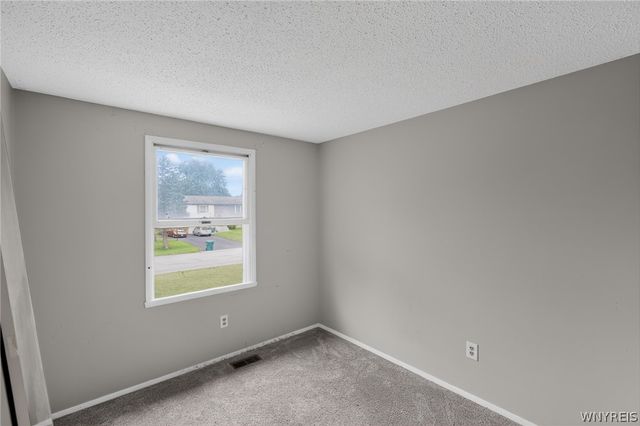 6593 Parkwood Drive, Lockport Town, NY 14094