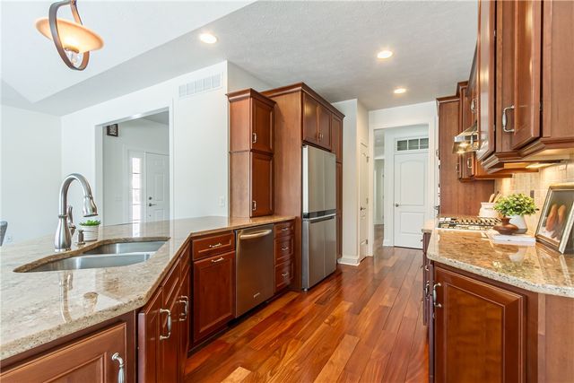 1042 Chapelhill Drive, Victor, NY 14564