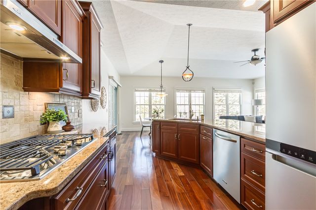 1042 Chapelhill Drive, Victor, NY 14564