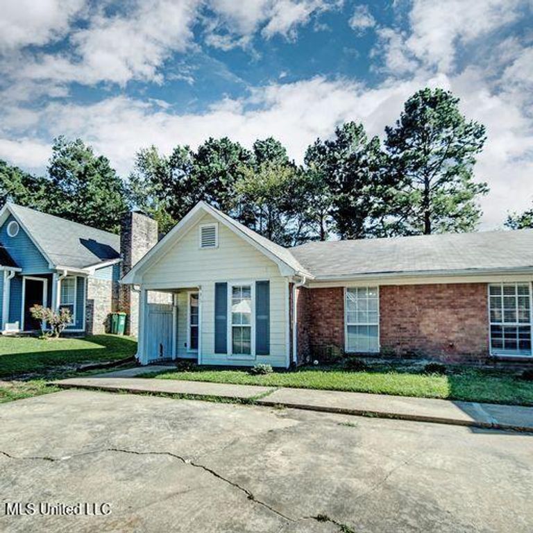 317 Peach Orchard Drive, Ridgeland, MS 39157