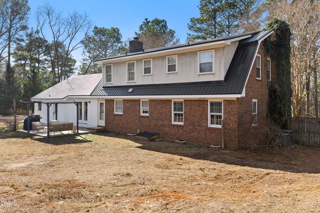 1023 Devonshire Trail, Aberdeen, NC 28315