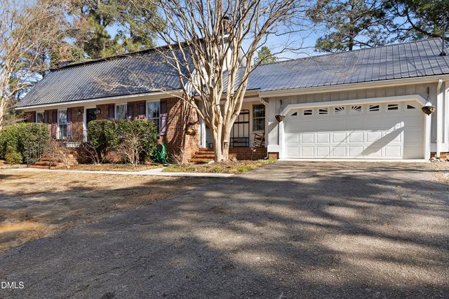 1023 Devonshire Trail, Aberdeen, NC 28315