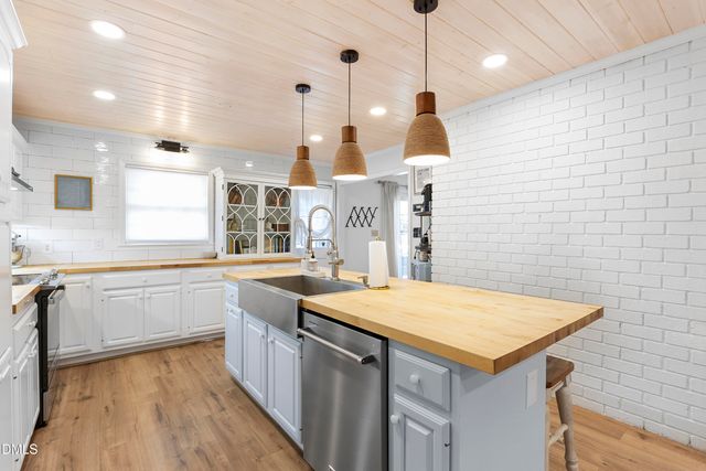 1023 Devonshire Trail, Aberdeen, NC 28315