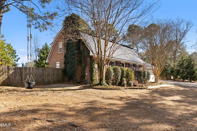 1023 Devonshire Trail, Aberdeen, NC 28315