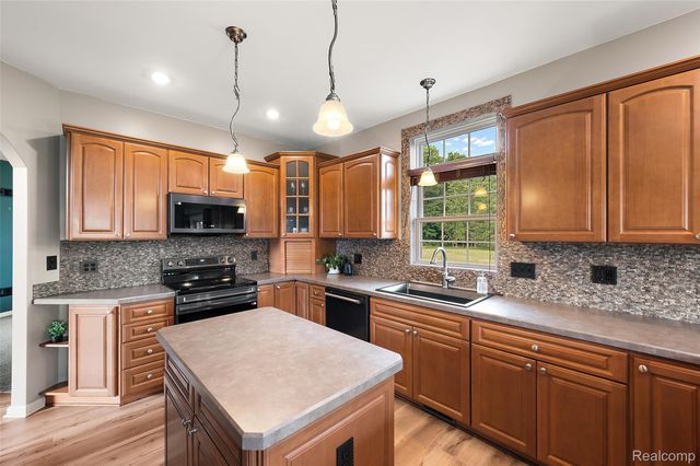 5035 Hidden Ridge Drive, Hadley Township, MI 48455