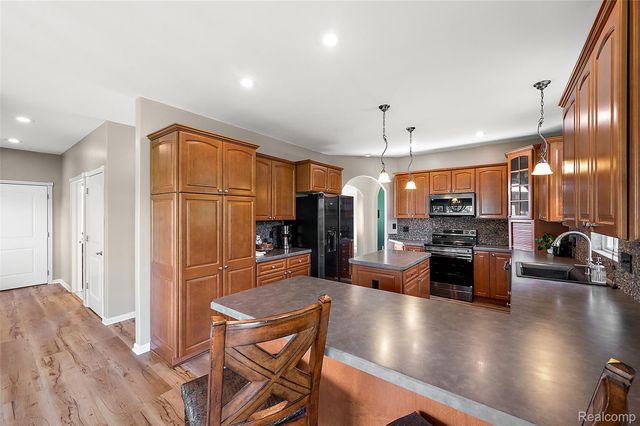 5035 Hidden Ridge Drive, Hadley Township, MI 48455