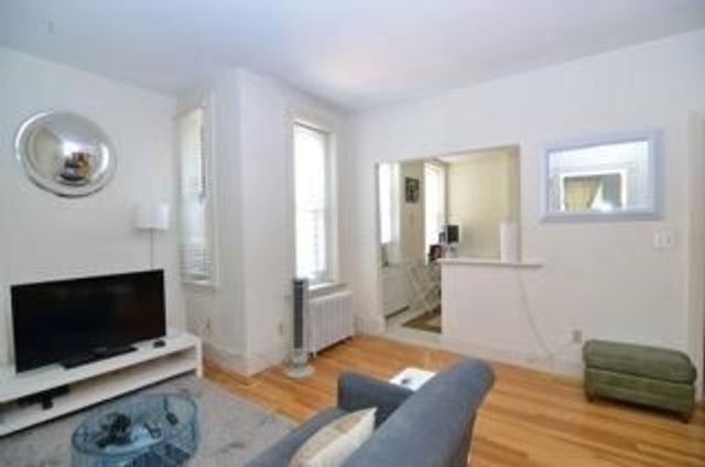 8 Fayette St 4L, Boston, MA 02116