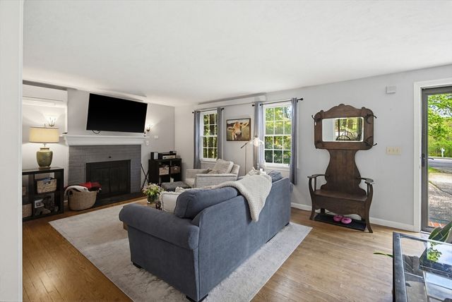 736 Mount Hope St 4, North Attleboro, MA 02760