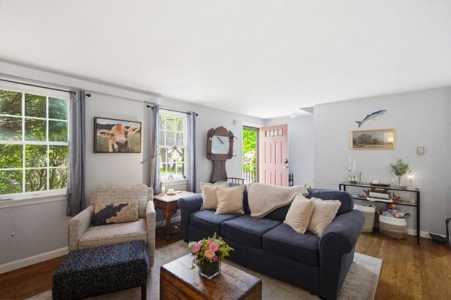 736 Mount Hope St 4, North Attleboro, MA 02760