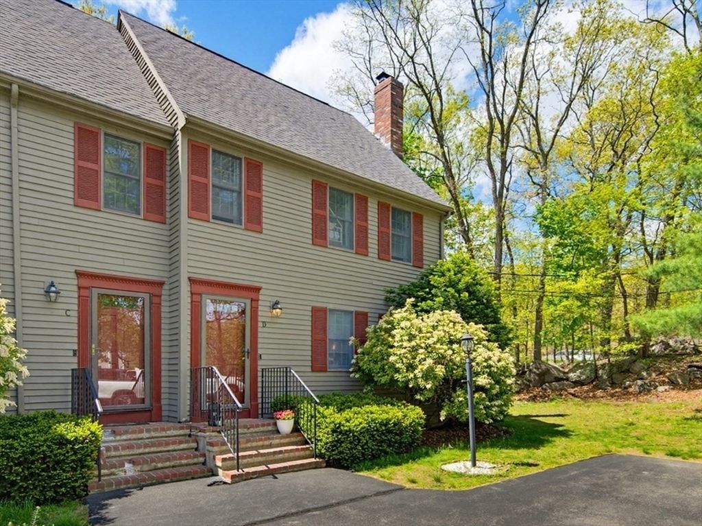 736 Mount Hope St 4, North Attleboro, MA 02760