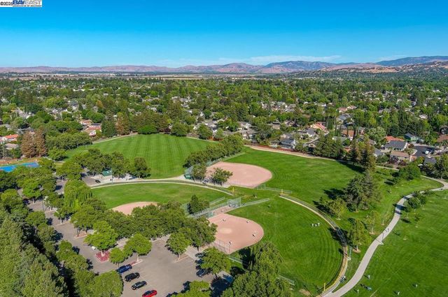 3227 Harvey Ct, Pleasanton, CA 94588