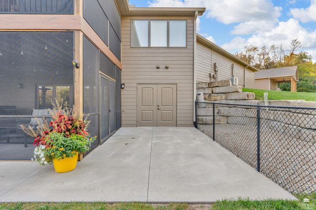 5734 Hervey Lane, Manhattan, KS 66502