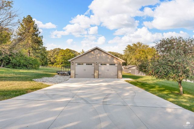 5734 Hervey Lane, Manhattan, KS 66502