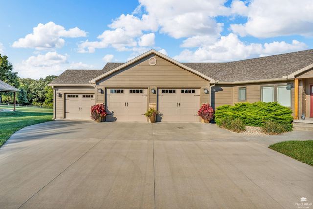 5734 Hervey Lane, Manhattan, KS 66502