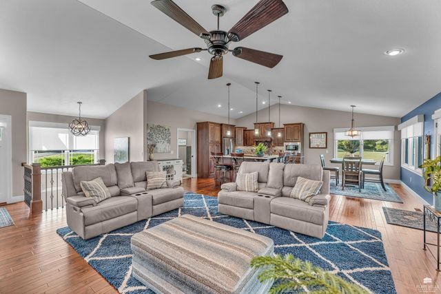 5734 Hervey Lane, Manhattan, KS 66502