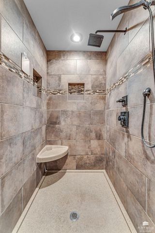 5734 Hervey Lane, Manhattan, KS 66502