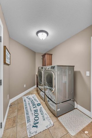 5734 Hervey Lane, Manhattan, KS 66502