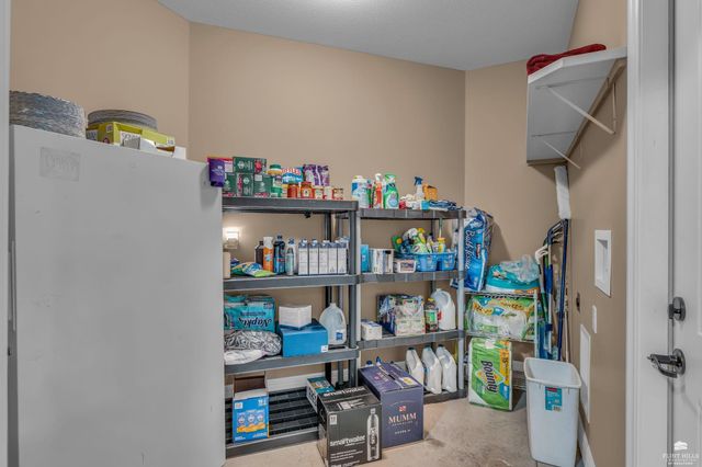 5734 Hervey Lane, Manhattan, KS 66502