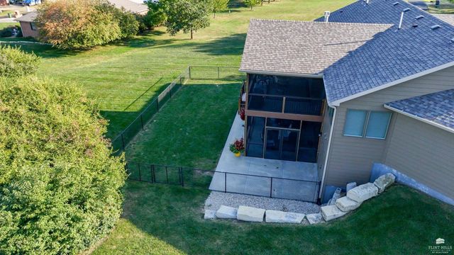 5734 Hervey Lane, Manhattan, KS 66502