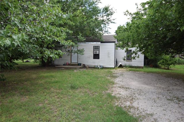 220 NE 1st Street, Moore, OK 73160