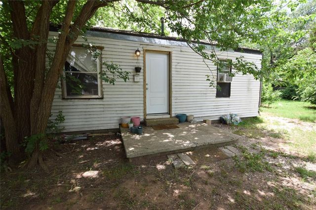 220 NE 1st Street, Moore, OK 73160