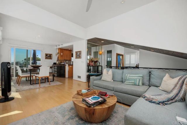 307 Longden Lane, Solana Beach, CA 92075