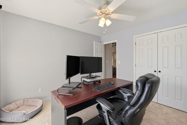 8406 Oxford Woods Ct, Louisville, KY 40222