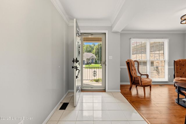 8406 Oxford Woods Ct, Louisville, KY 40222