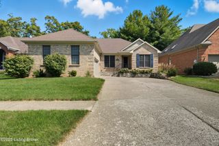 8406 Oxford Woods Ct, Louisville, KY 40222