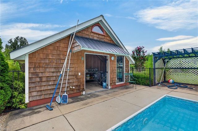 1309 Manning RD, Suffolk, VA 23434