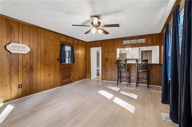 6 Anderson CIR, Newport News, VA 23606
