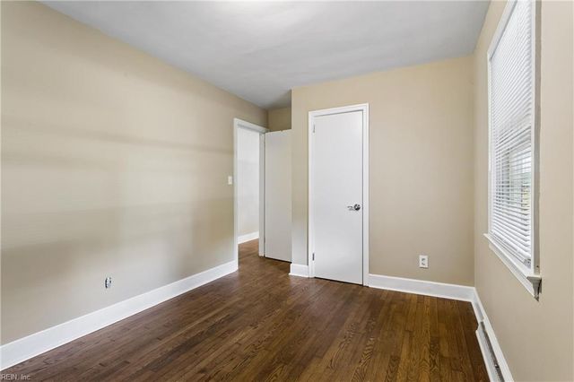 6 Anderson CIR, Newport News, VA 23606