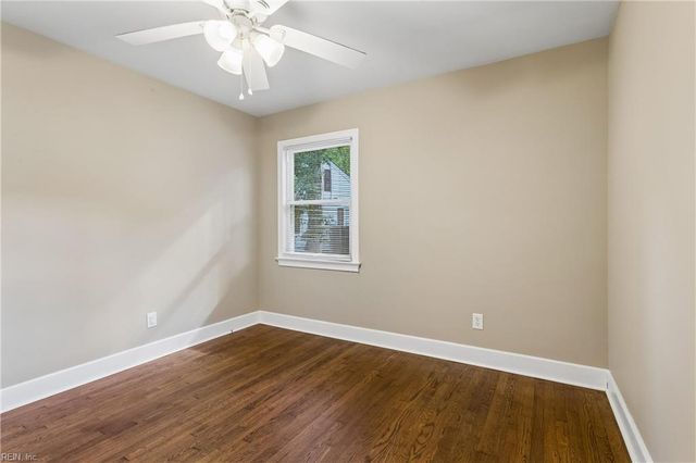 6 Anderson CIR, Newport News, VA 23606
