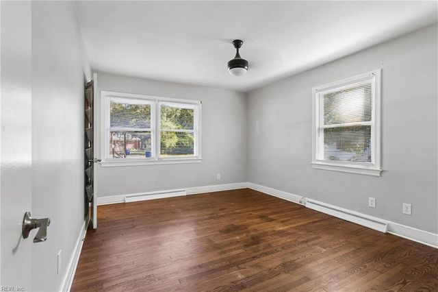 6 Anderson CIR, Newport News, VA 23606