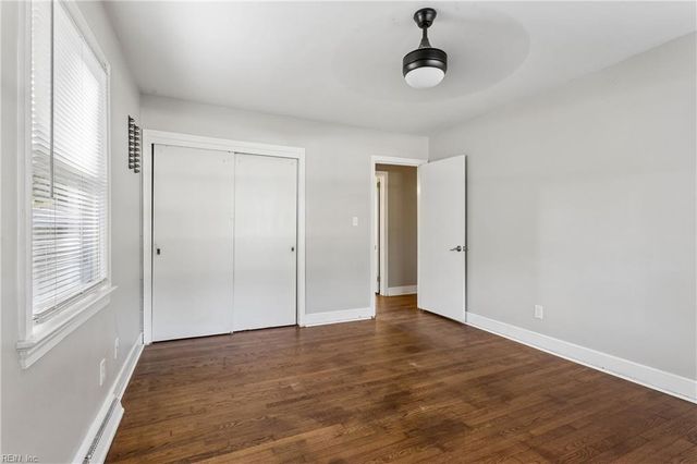 6 Anderson CIR, Newport News, VA 23606