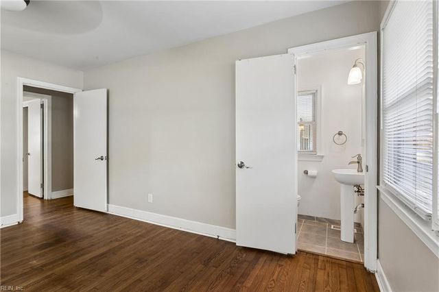 6 Anderson CIR, Newport News, VA 23606