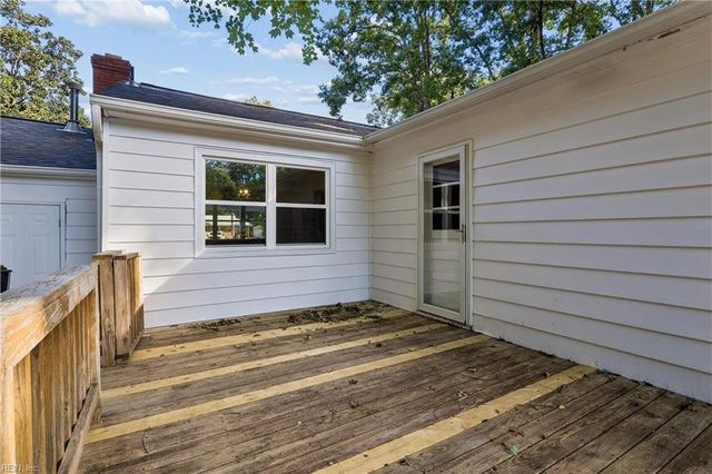 6 Anderson CIR, Newport News, VA 23606