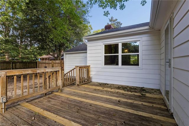 6 Anderson CIR, Newport News, VA 23606