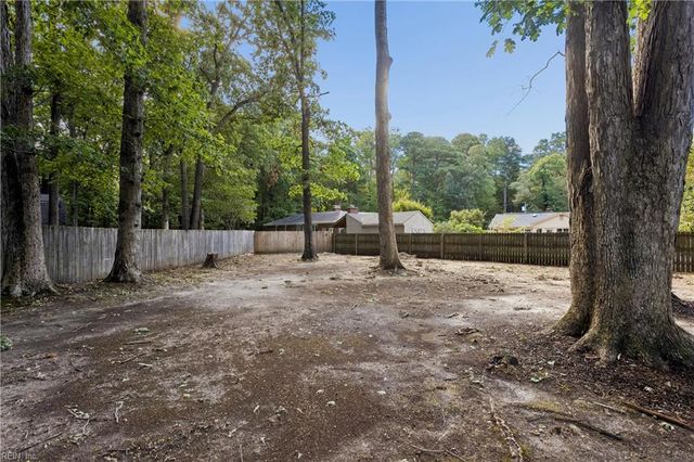 6 Anderson CIR, Newport News, VA 23606