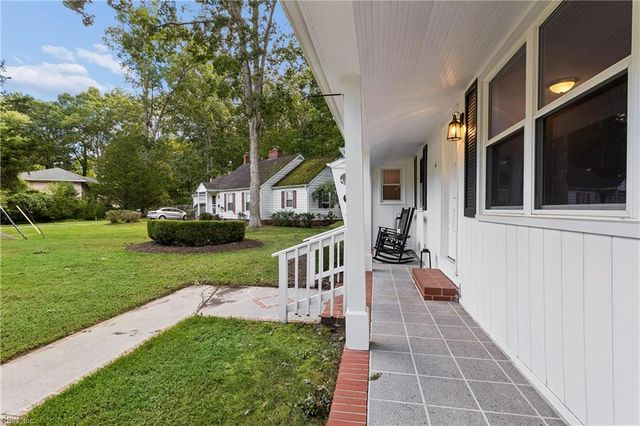6 Anderson CIR, Newport News, VA 23606