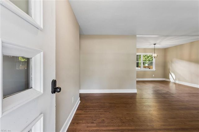 6 Anderson CIR, Newport News, VA 23606