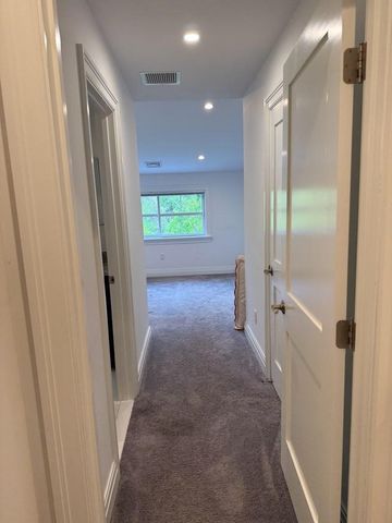 47 Travelers Court, East Greenwich, RI 02818