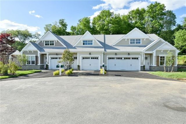 47 Travelers Court, East Greenwich, RI 02818