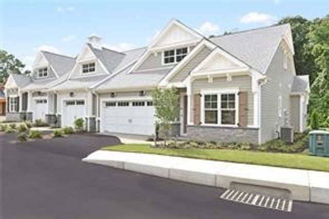 47 Travelers Court, East Greenwich, RI 02818