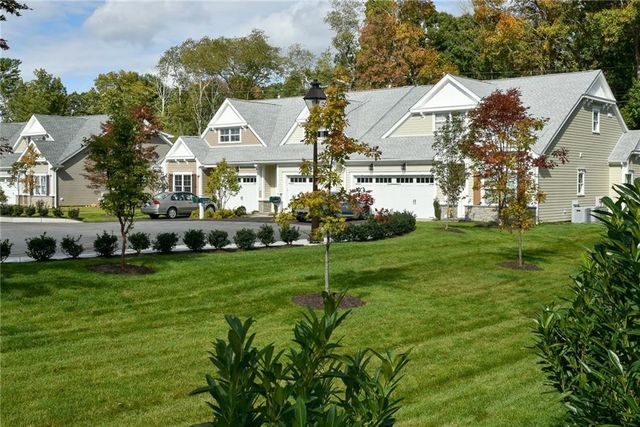 47 Travelers Court, East Greenwich, RI 02818
