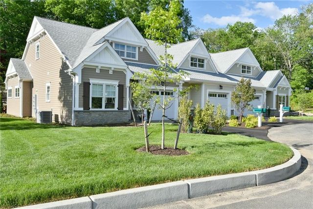 47 Travelers Court, East Greenwich, RI 02818
